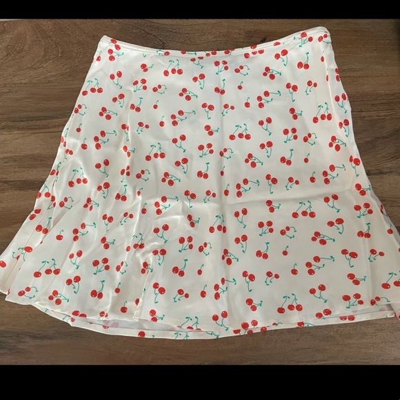 NWT Zara mini skirt - Picture 2 of 2